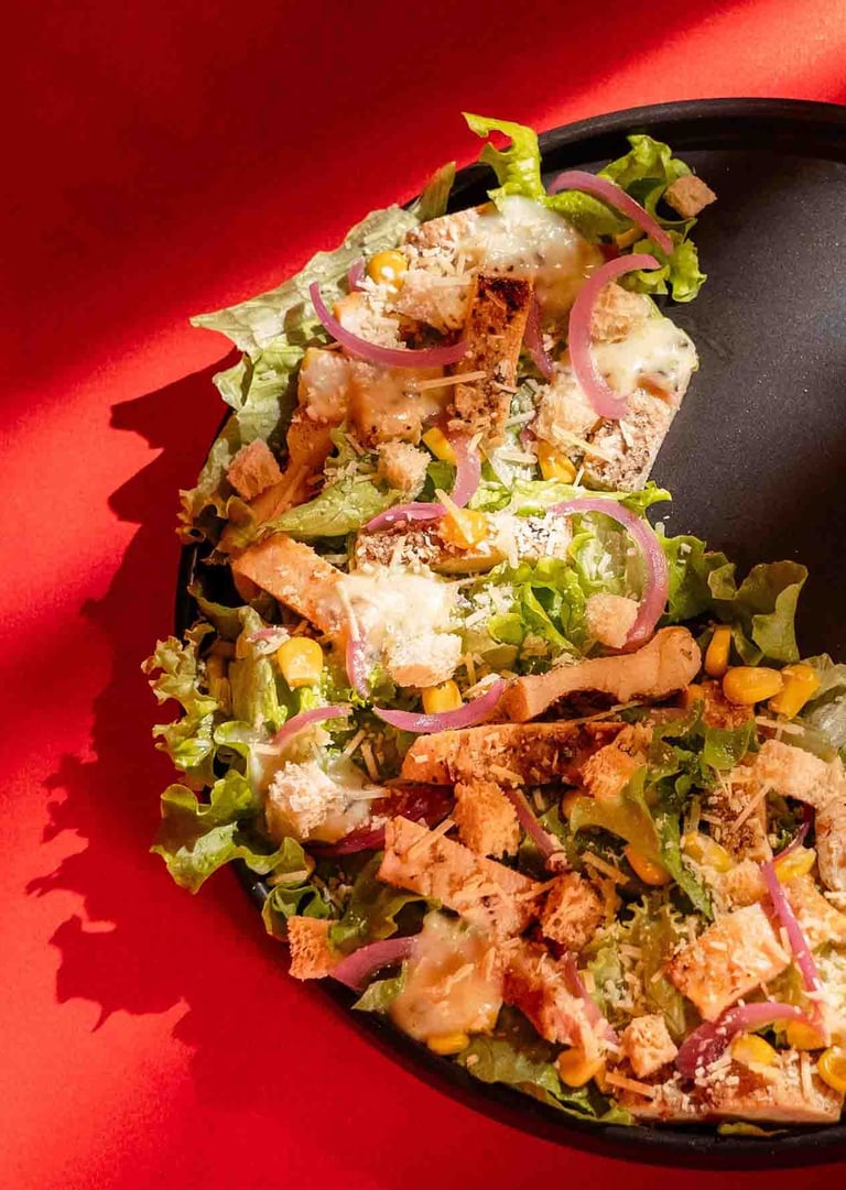 Ensalada de Pollo en Rustic la Tebaida Quindío