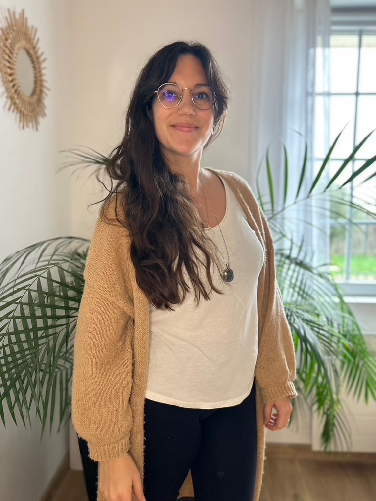 Anne-Sophie Serafin, sophrologue à Cognac, dans un espace doux et apaisant