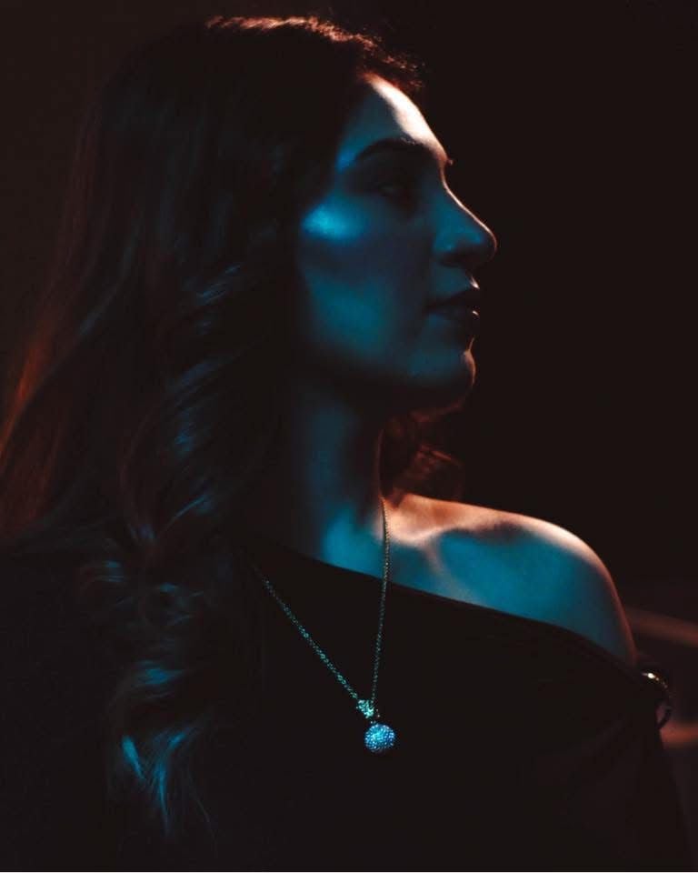 Maria Raza Sohni with long hair 