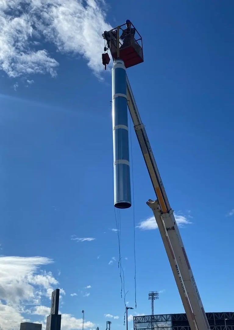 Tiro de extracción de sistema de extracción y filtrado siendo transportado por una grua