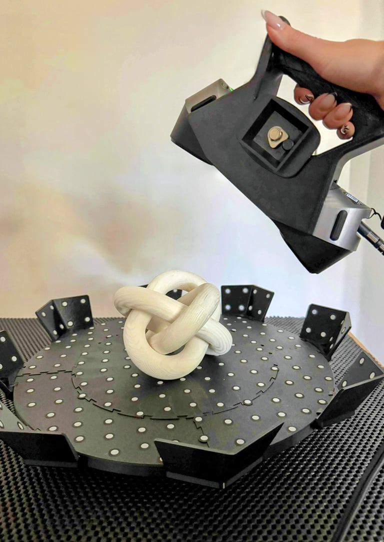 3d scanning and sculpture object with a turntable in Washington state Seattle