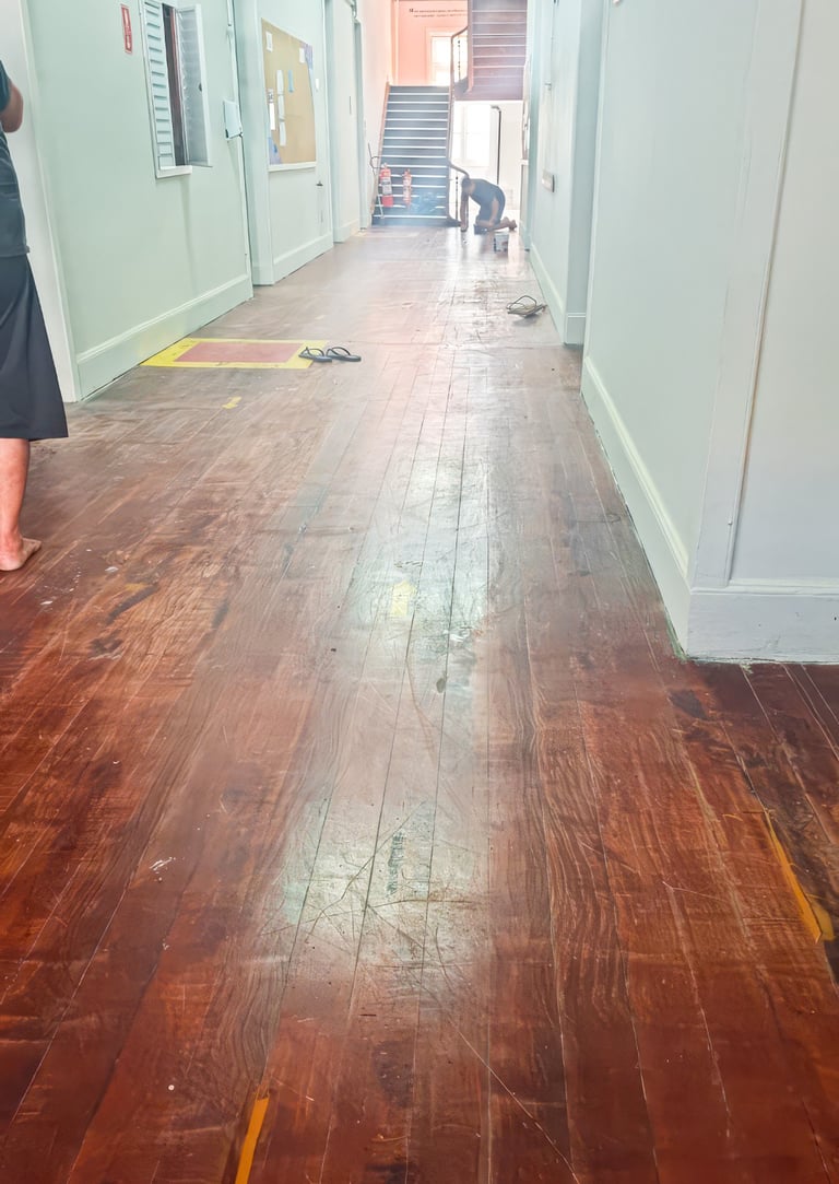 Piso antes da restauração