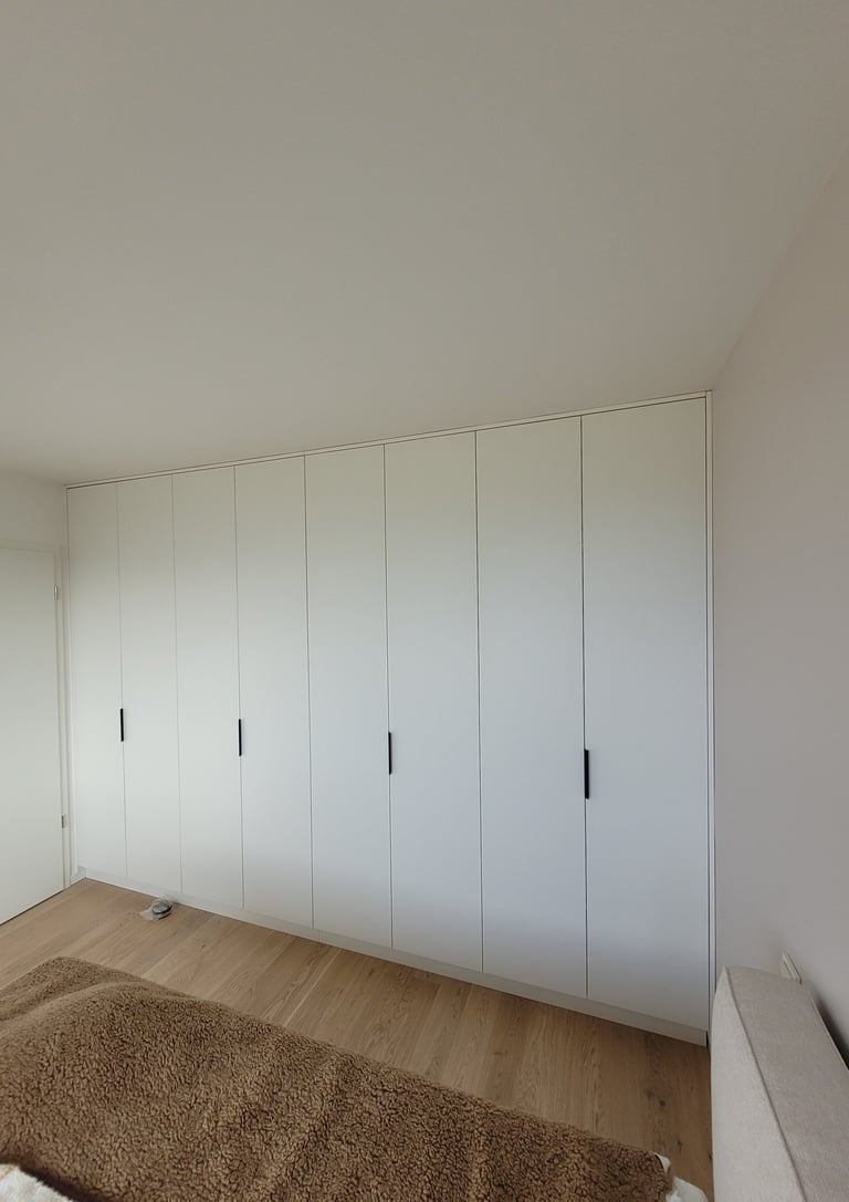 Custom wardrobe for bedroom
