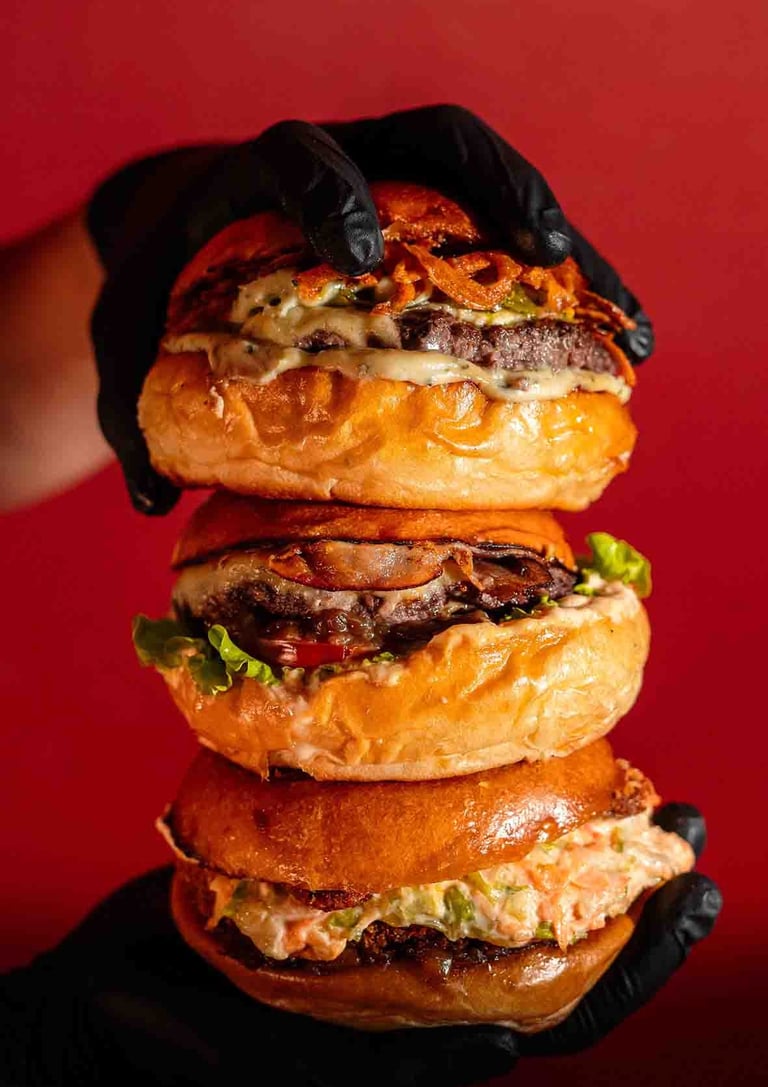 Variedad de Hamburguesas en Rustic La Tebaida Quindío