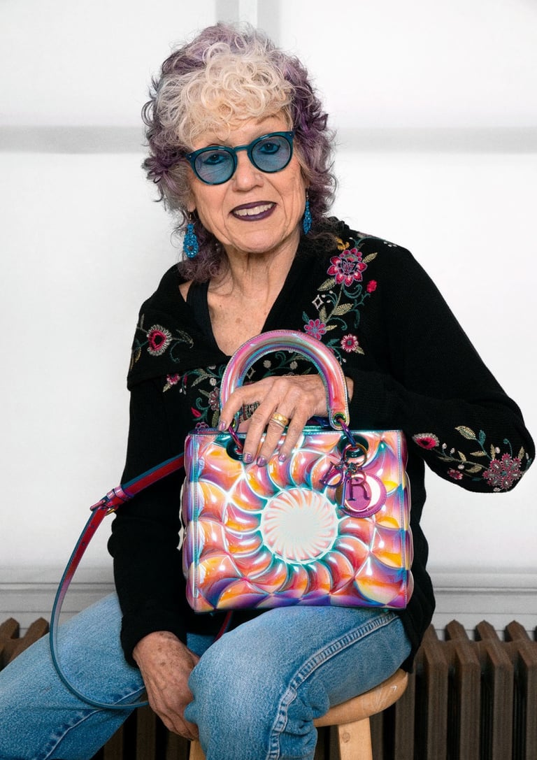 Judy Chicago (nascida Judith Sylvia Cohen, 20 de julho de 1939) é uma artista feminista, arte-educad
