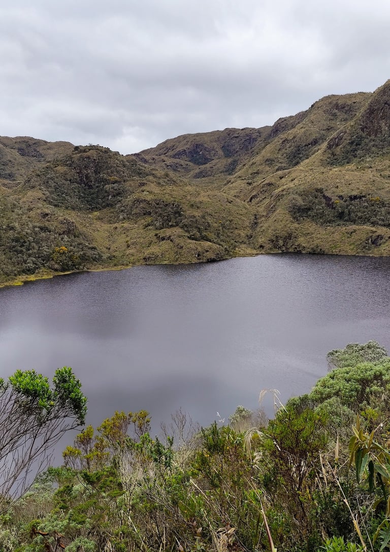 Ruta Laguna Bombona en Anzoátegui Tolima, caminata en páramo y laguna de altura