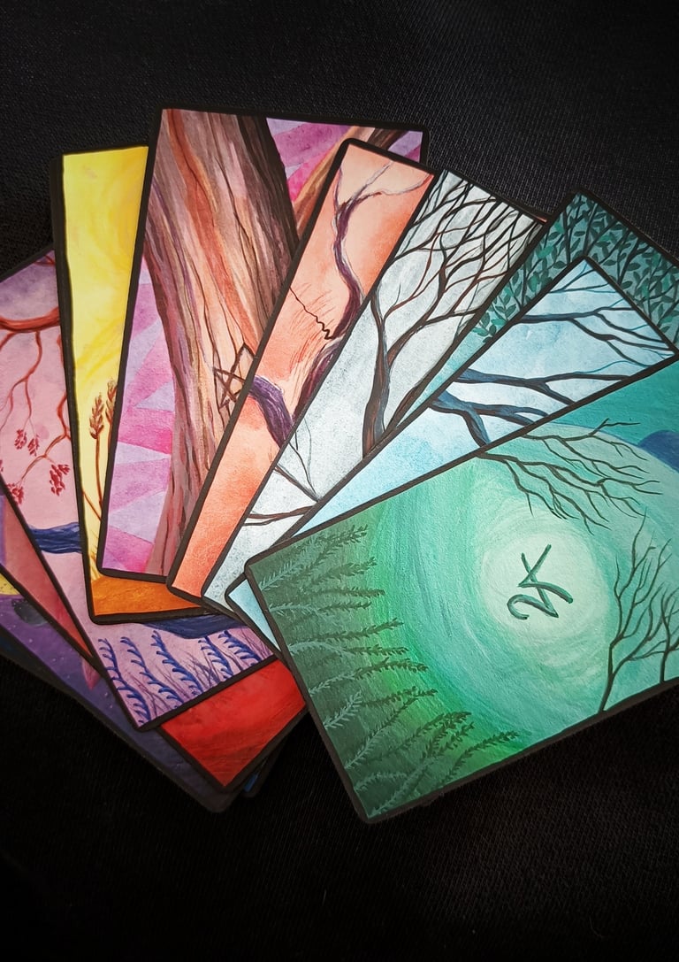 Cartes peintes à la main de type oracle ou tarot