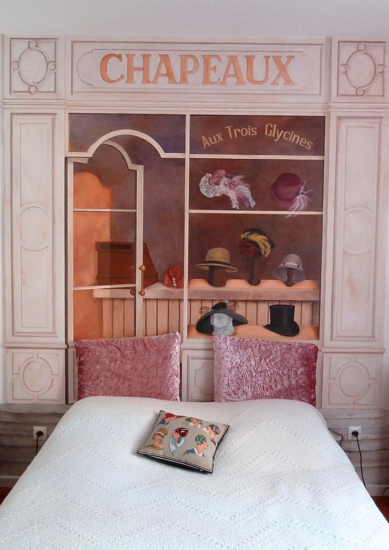 Apporter une touche unique, une ambiance, une thématique pour une chambre d'hôtes, avec ce décor peint original en tête de li