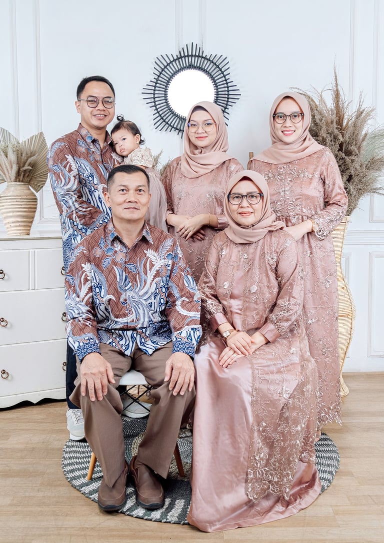 Foto Studio Keluarga