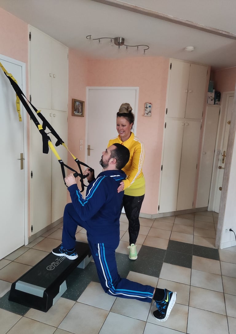 coaching domicile TRX et step avec un homme