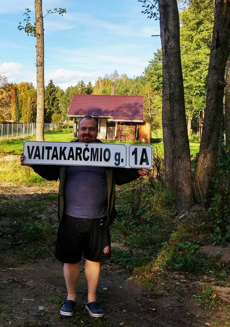 Aplankykite mus Vaidakarčmio kalvėje adresu: VAITAKARČMIO g. 1A, VAITAKARČMIO KAIMAS, VARĖNOS RAJ.