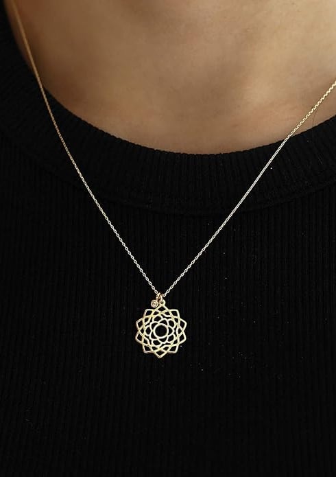 Stylized Floral Necklace in 14K Gold. Flower Necklace with Diamond Pendant Necklace