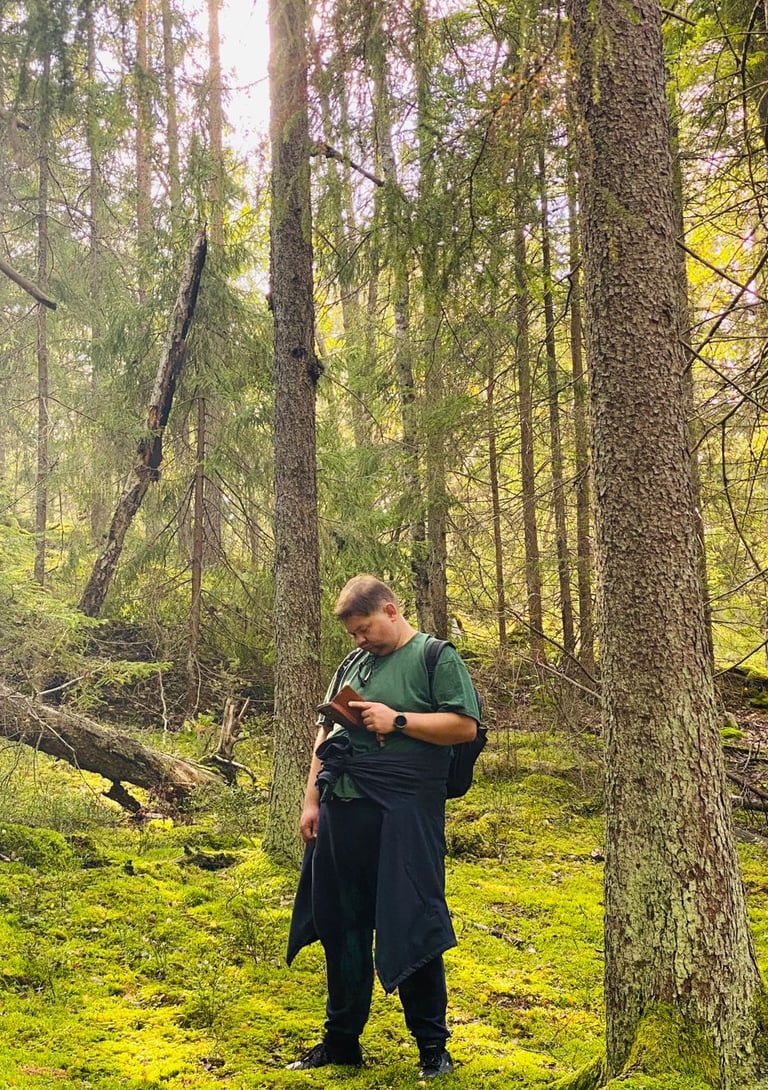 przewodnik Stas w lesie w Szwecji