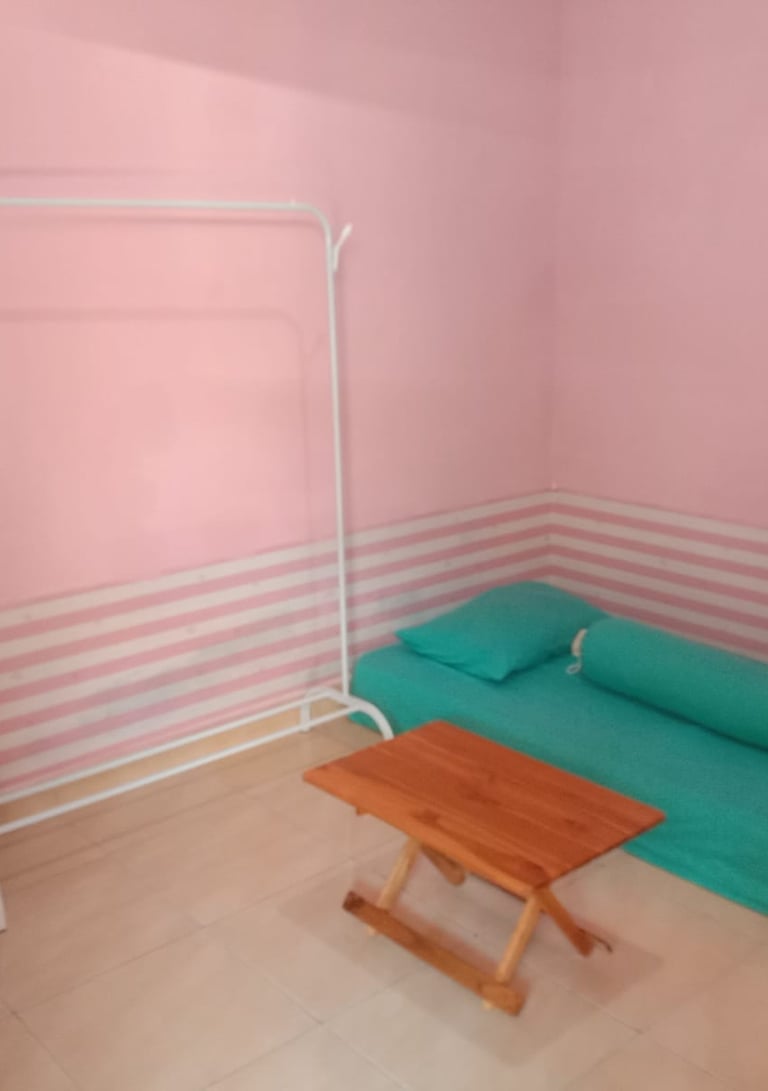 Kost Putri Abadi Tlogo menawarkan tempat tinggal nyaman dan aman, dekat dengan kampus UMY