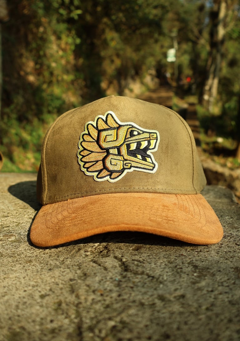 gorra quetzalcoatl original heroes de aztlan gamuza premiun heroes de aztlan caps ropa mexica