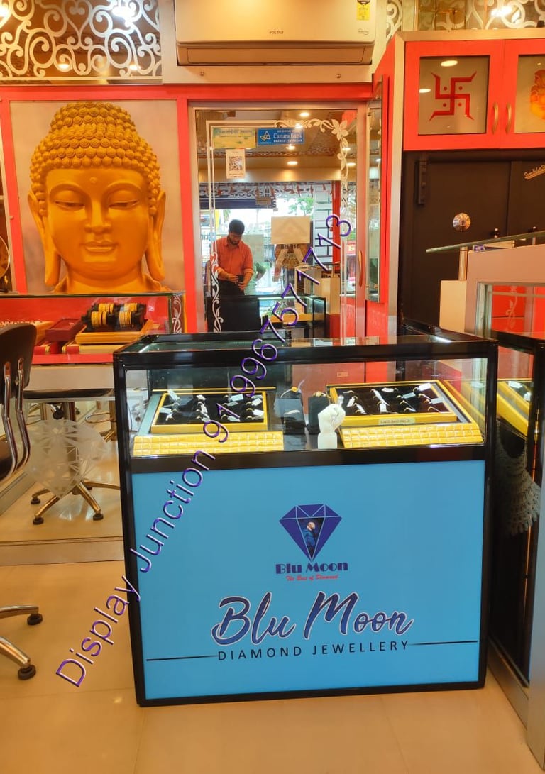 Folding and easy to carry counters add beauty to any Store or exhibition