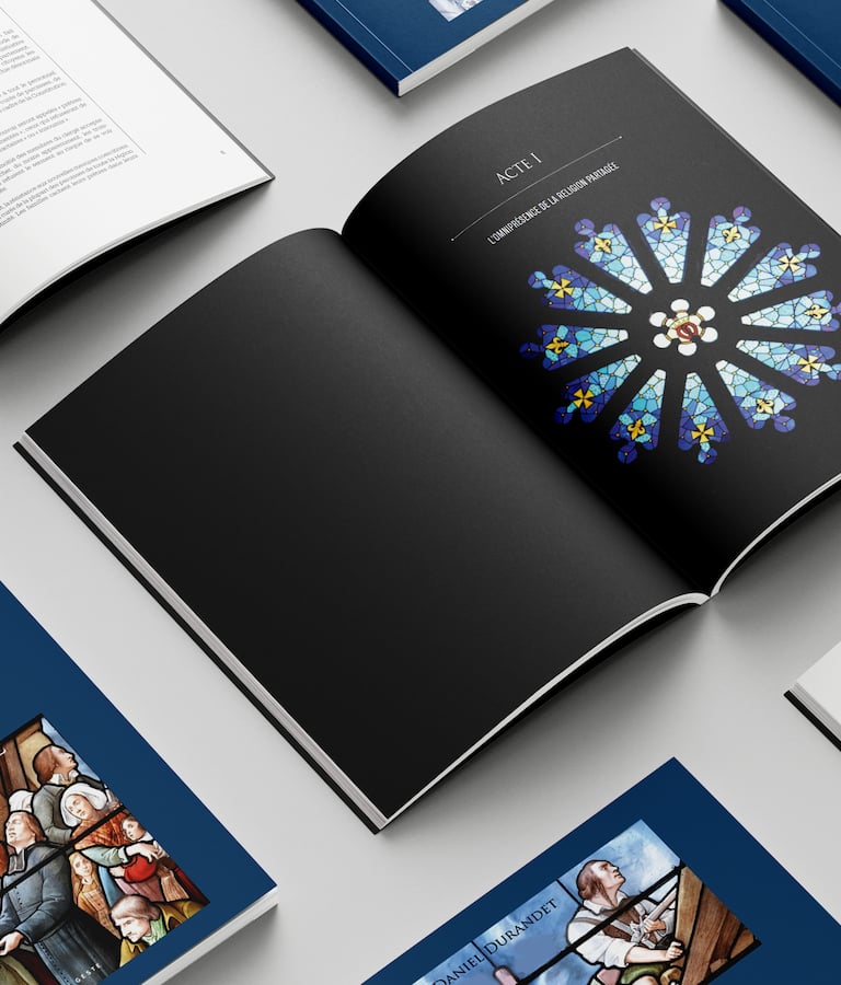 Mise en page du livre Les vitraux racontent la guerre de Vendée