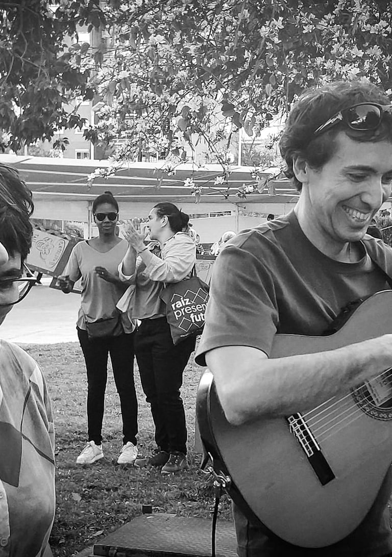 Paco Lomeña en solidaridad con el movimiento vecinal en contra del cierre del Parque del Oeste.