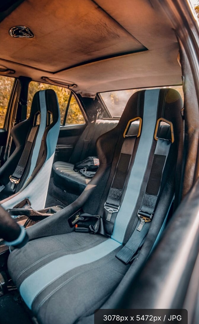 Sièges bacquet sur mesure avec mousse à mémoire de forme