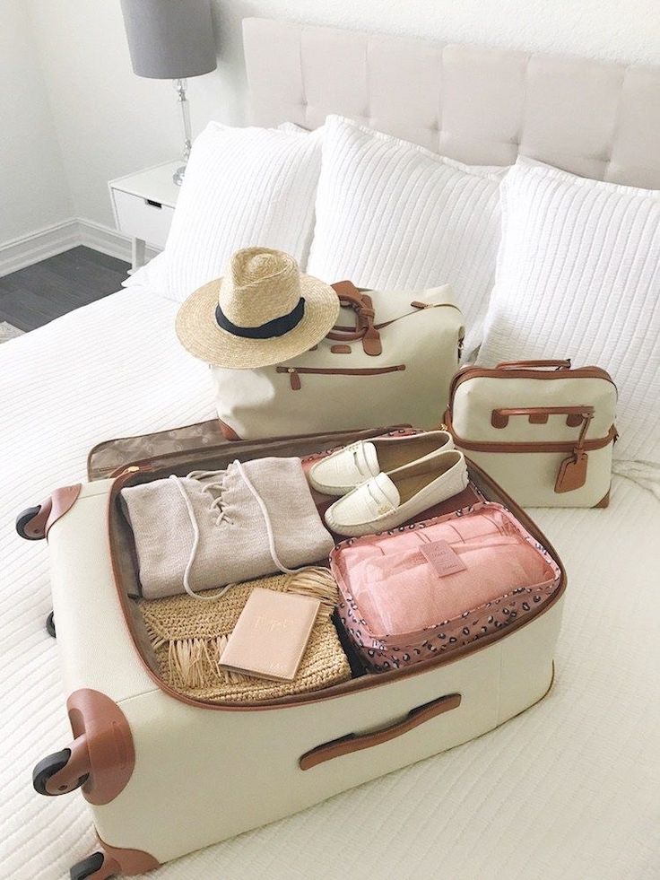 Conteúdo da mala disposto de forma prática, referente ao serviço de mala inteligente.