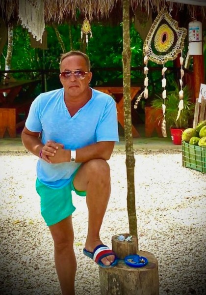 Bedig Minassian – Founder of Mother Holding Child (ALOUUM) | Dallas Charity Foundation