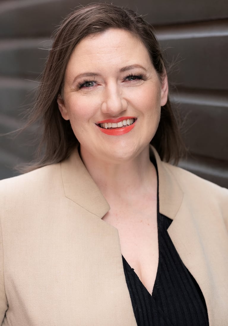 Riah Gonzalez a mobile notary public serving Maple Valley, WA, and surrounding King County areas