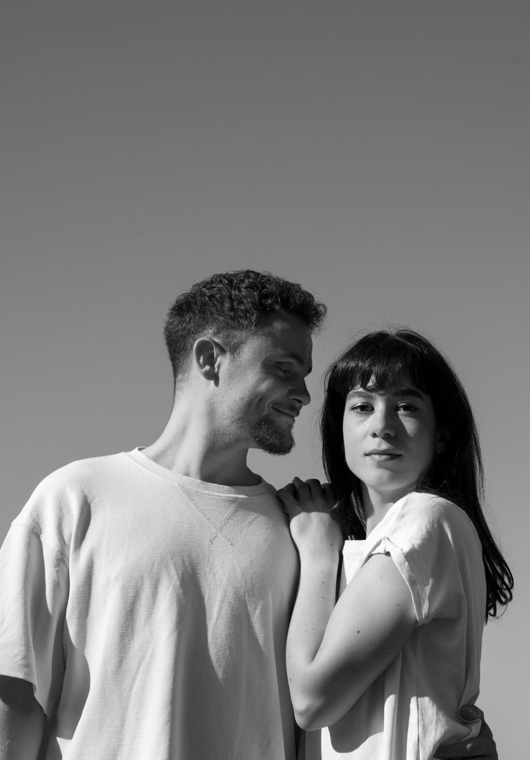 photo de couple noir et blanc 