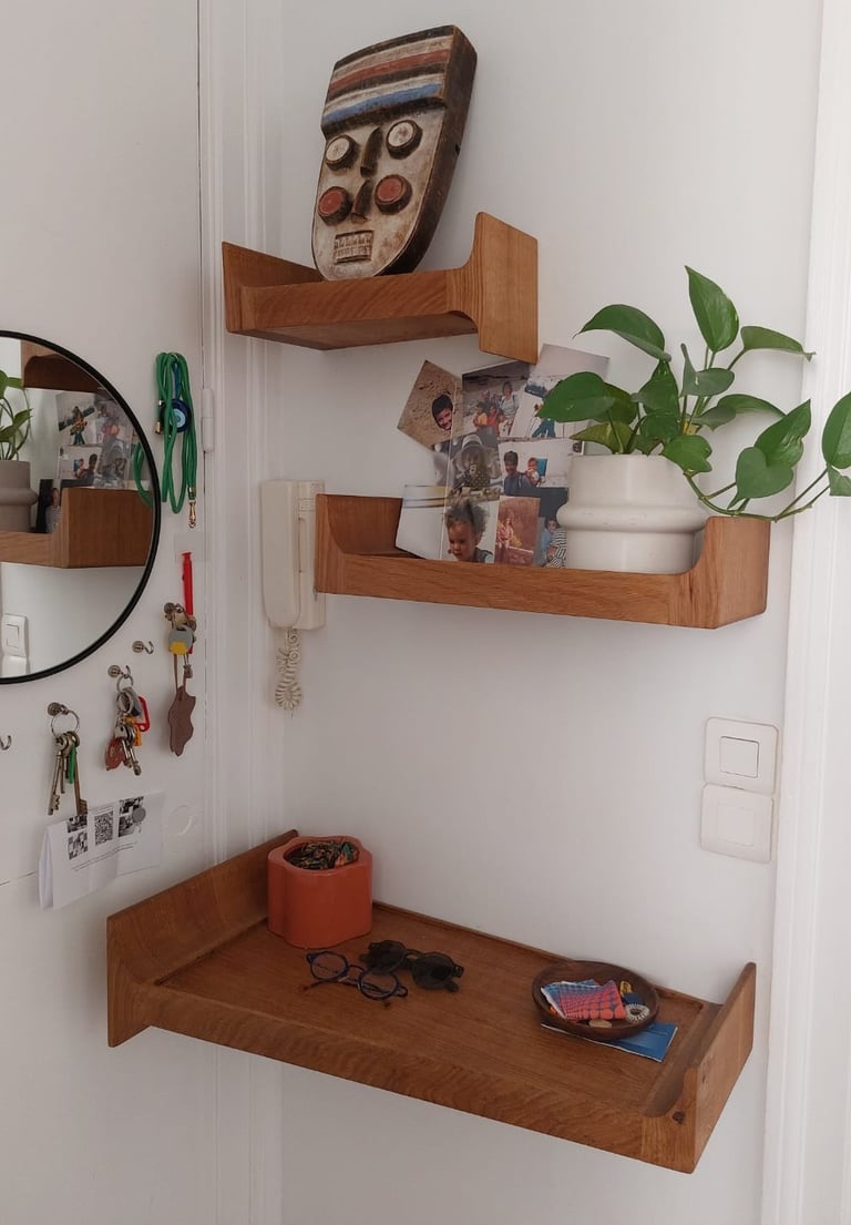 Fabrication artisanale d’un meuble en chêne massif.