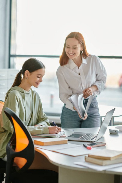 non special education student with tutor