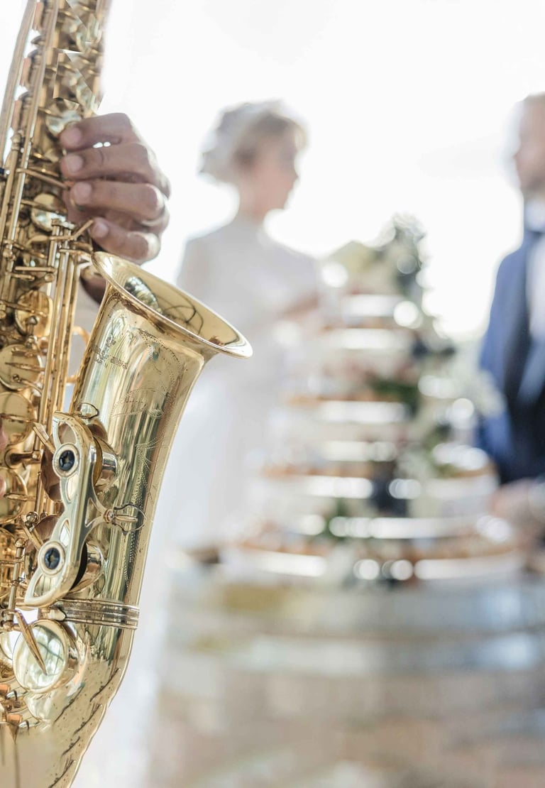 Noivos e Bolo de Casamento