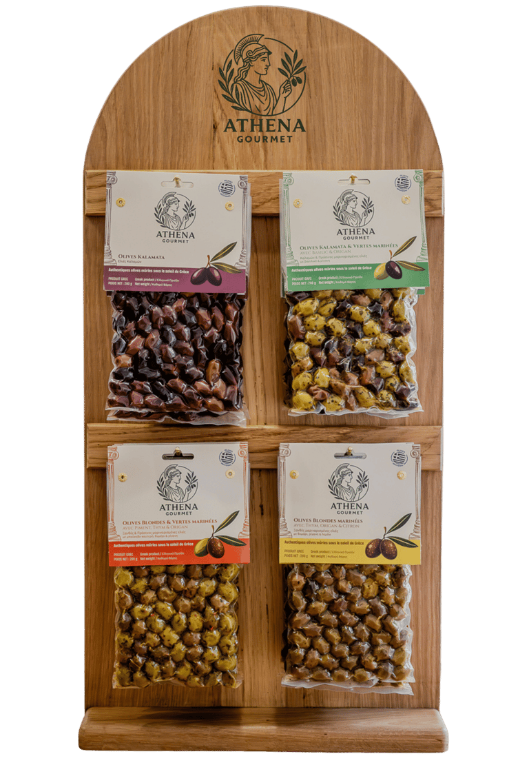 Pupitre avec des sachets d'olives grecques