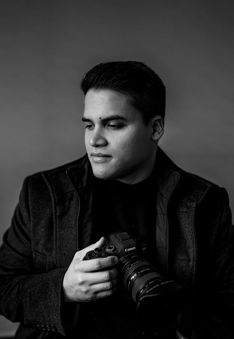 fotografo jorge sulbaran con camara