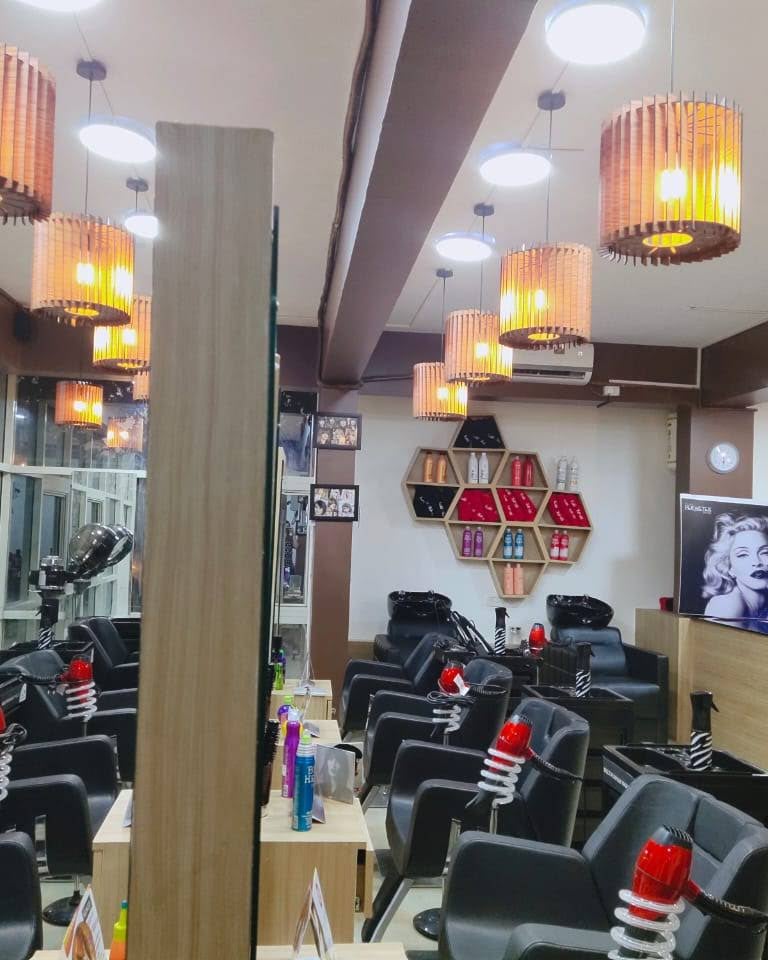 Premium salon interior Salon Perimeter Bangalore