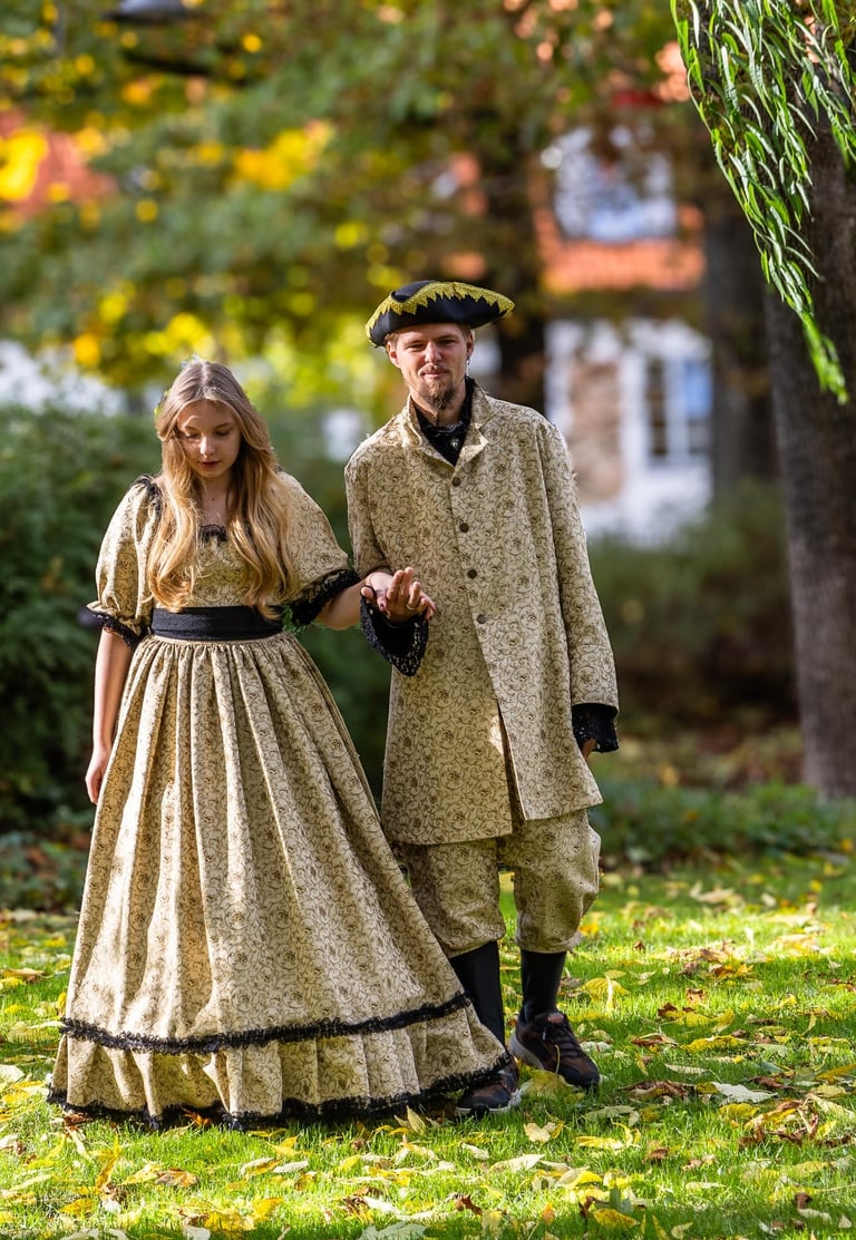 Istoriniai kostiumai porai