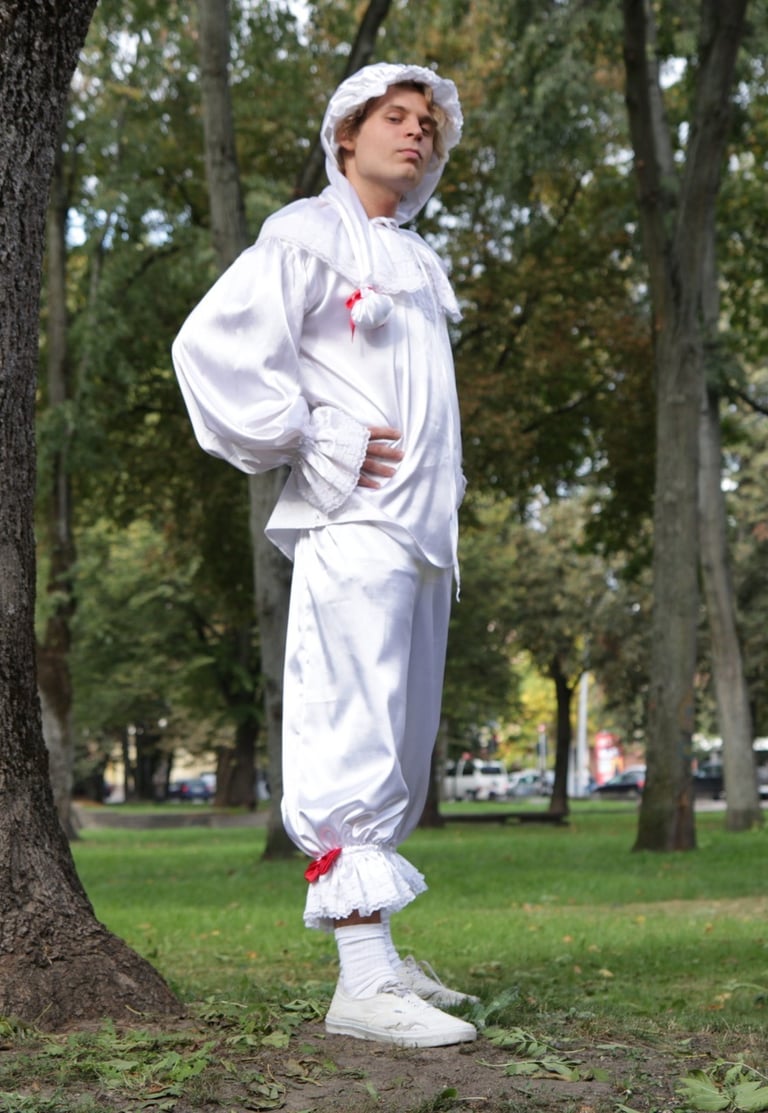 Karališkos pižamos kostiumas