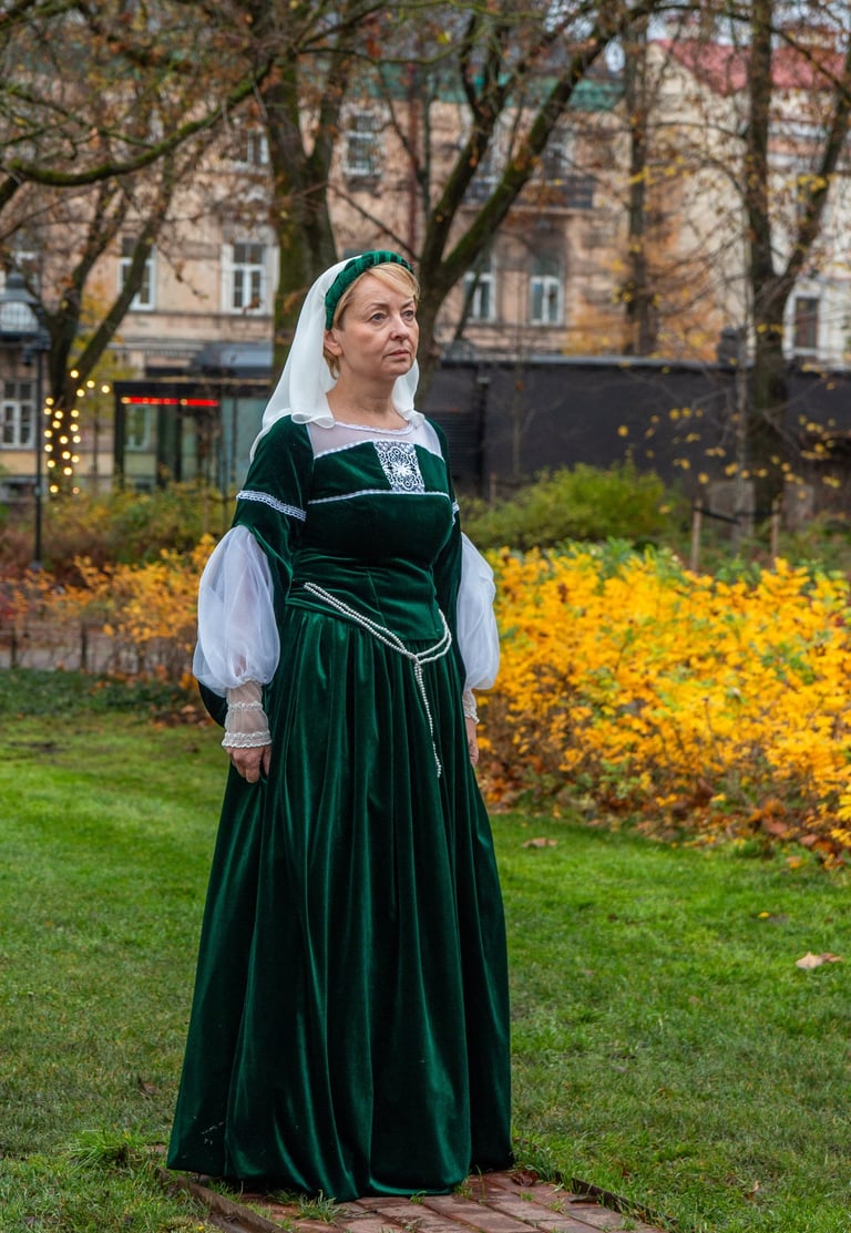 Moteriškas renesanso kostiumas