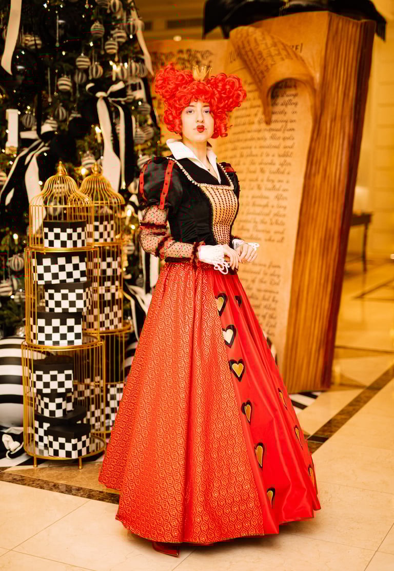 Širdžių karalienės kostiumas, personažas ''Alisa Stebuklų Šalyje''.