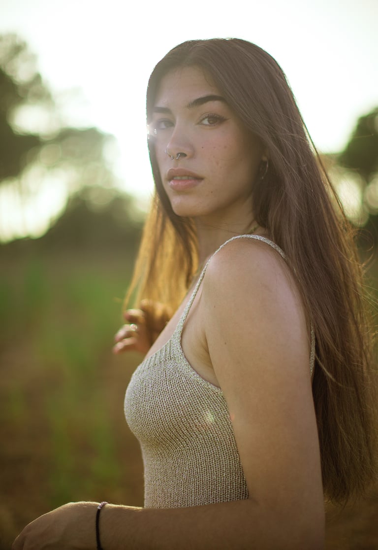 foto de modelo en la naturaleza