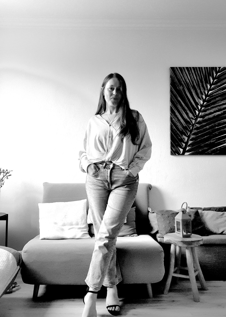 Yasmina Joly, hypnothérapeute en hypnose sensorielle sur Alençon sées argentan et à distance