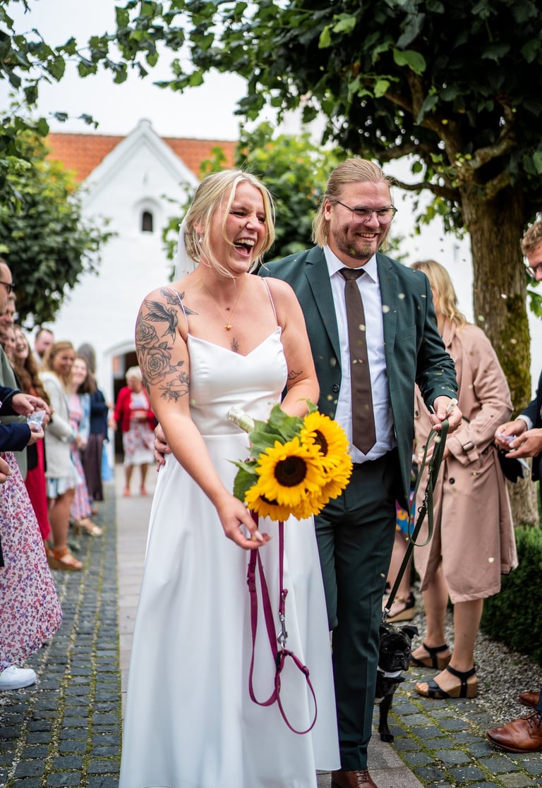 Satin Brudekjole I Skrædder syet med tyndestropper og simpelt snit