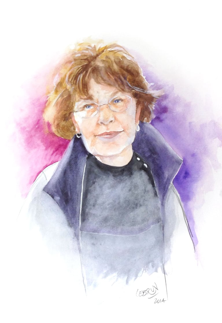 Portrait aquarelle d'une femme aux cheveux bruns, portant des lunettes et une veste à col montant.n