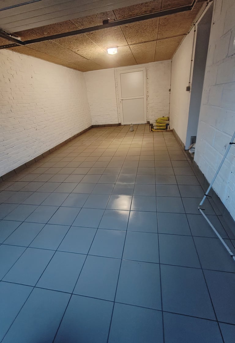 Carrelage de garage par Carréno