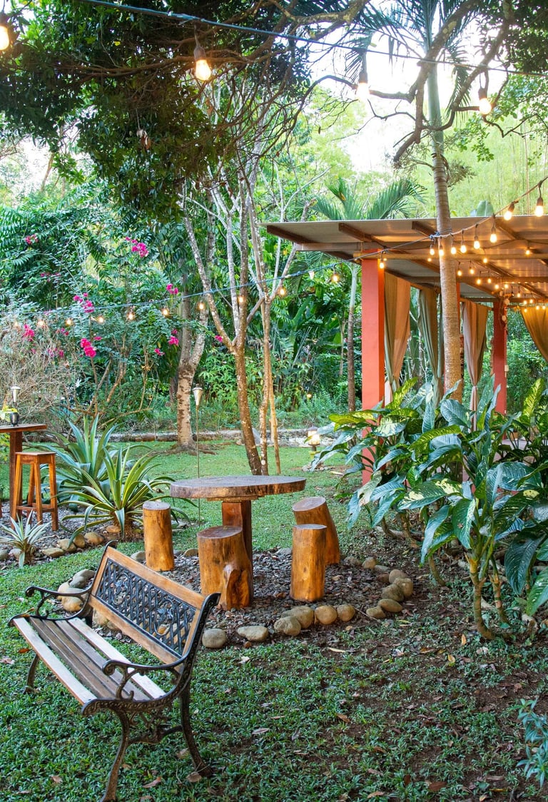 Jardin de Shaya Yoga en Las Lajas, Chiriquí, Panamá