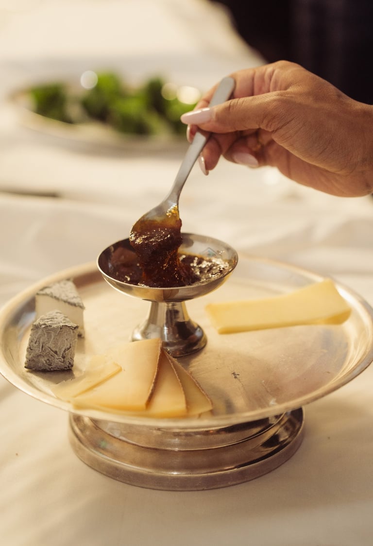 Plateau de fromage durant une soirée d'entreprise