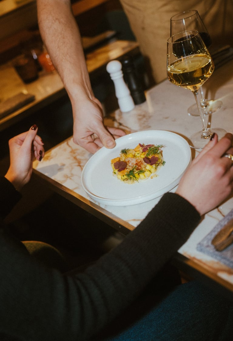 Service en salle du restaurant Martin Paris