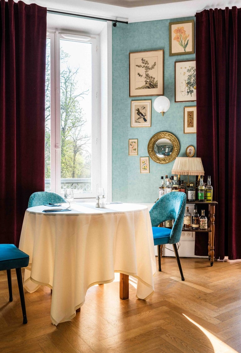 La salle du bistrot du château (domaine du Roncemay)