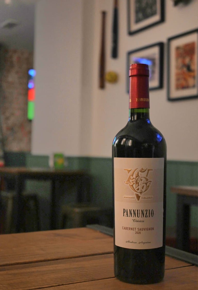 Botella de vino argentino pannunzio