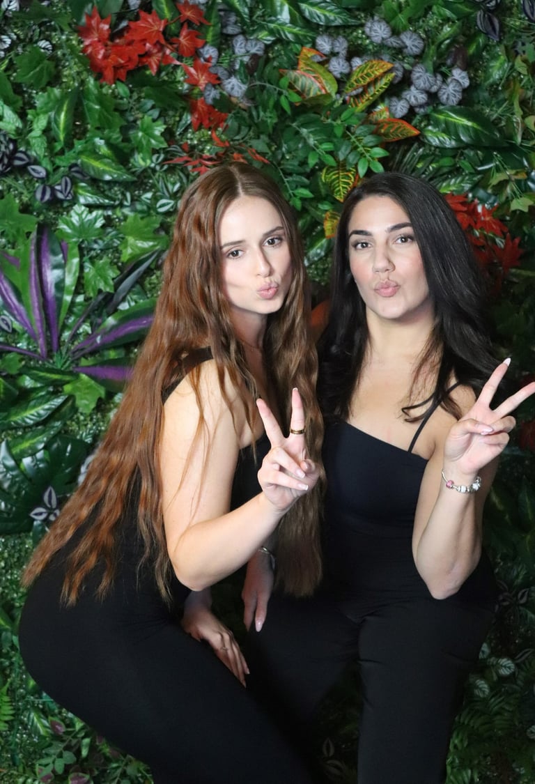 Die Gäste haben Spaß mit der Fotospiegel Fotografie, die beste Fotobox in Karlsruhe und Umgebung