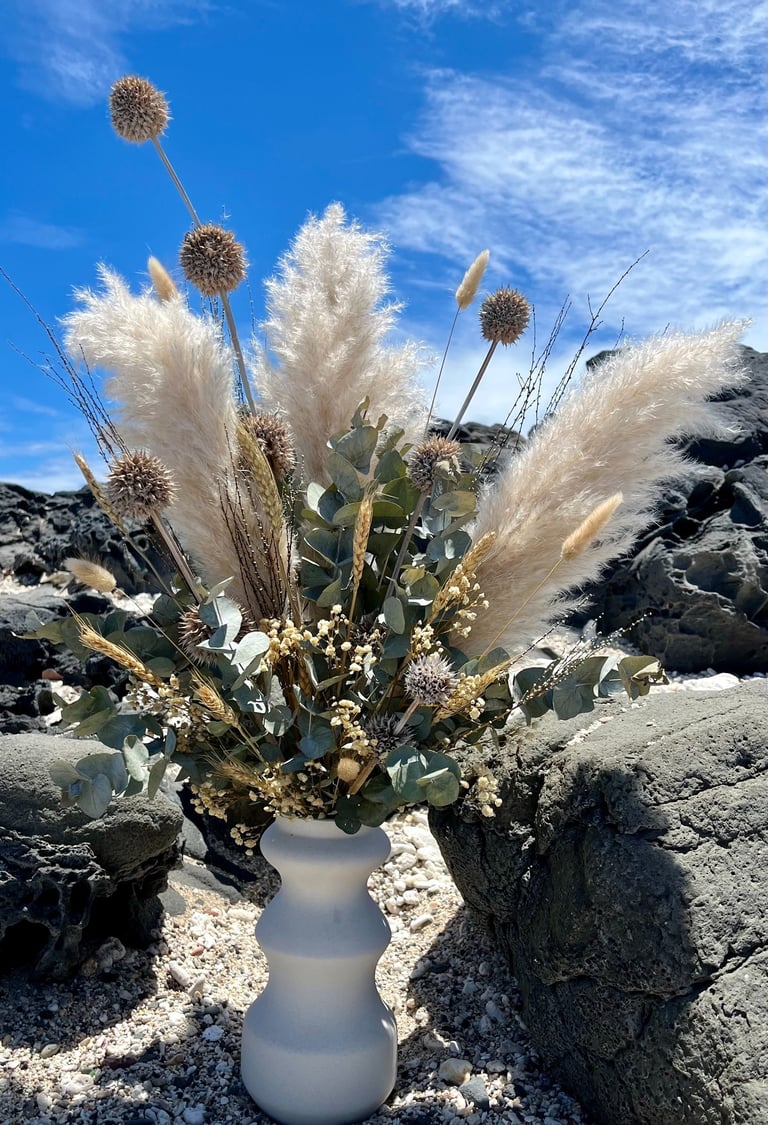 Idée déco fleurs séchées tropical