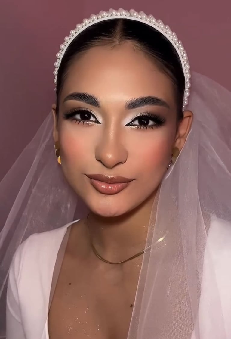 Primer plano de maquillaje de novia realizado por Lizeth Quevedo